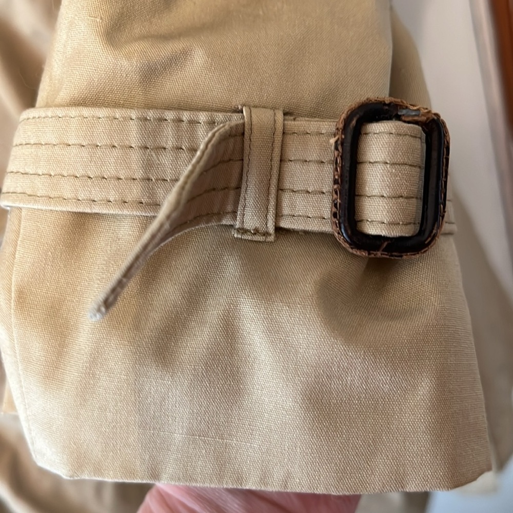 Brown vintage raincoat. - Picture 8 of 16